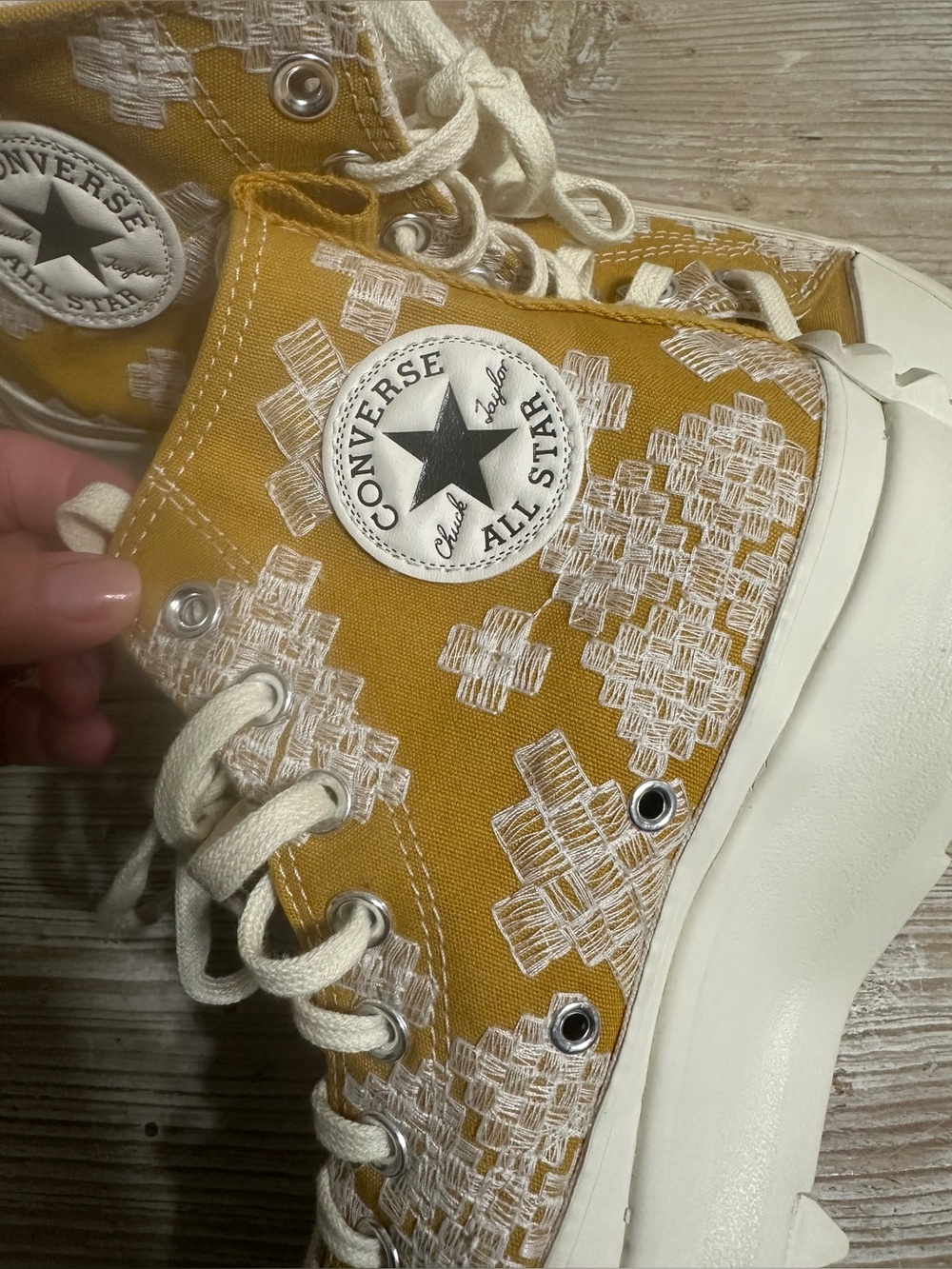 Converse Run Star Hike Festival High Top Platform Sneakers Embroidery Goldtone 9 - Picture 10 of 12